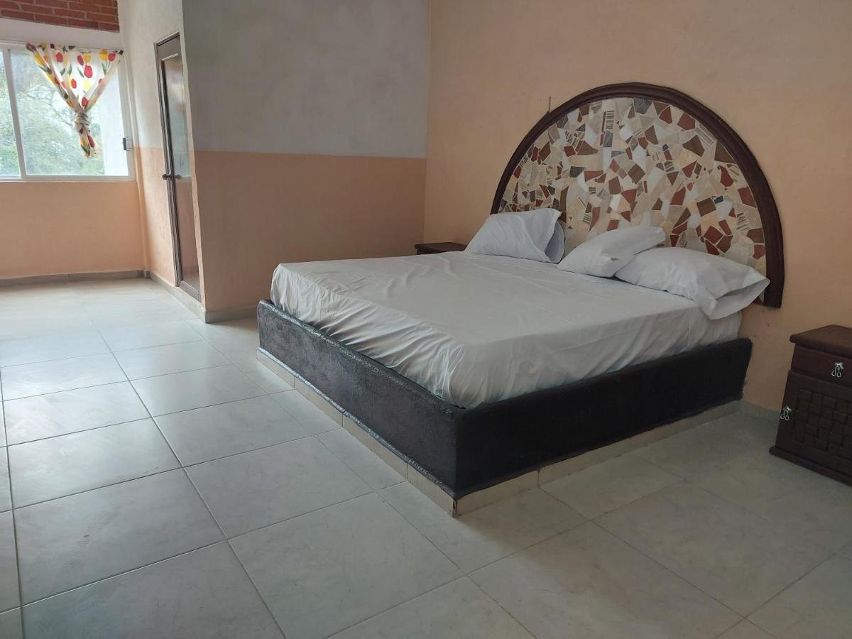 Auto Hotel Jardines De Amatitlan Cuernavaca Exterior photo